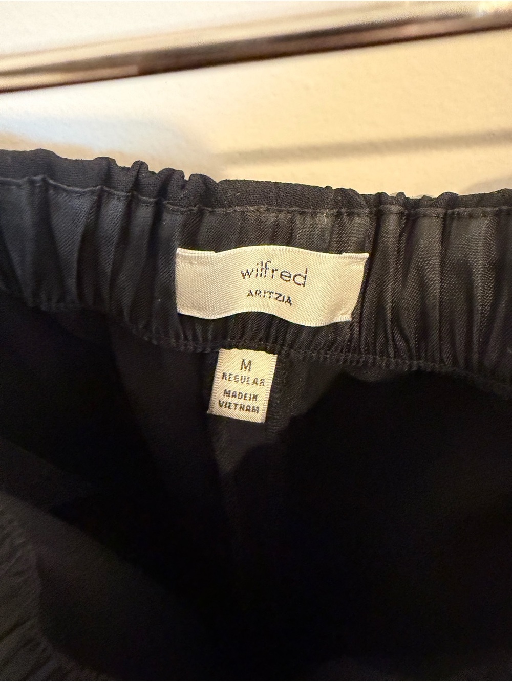 Aritzia Wilfred Lodge Pants Black - Picture 3 of 3